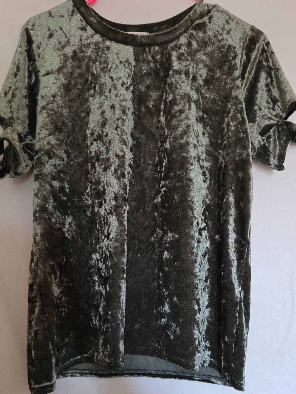 Crushed Velvet Short Sleeve Tee in Olive